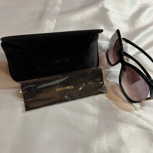 COPY - Tom Ford sunglasses - Picture 2 of 5